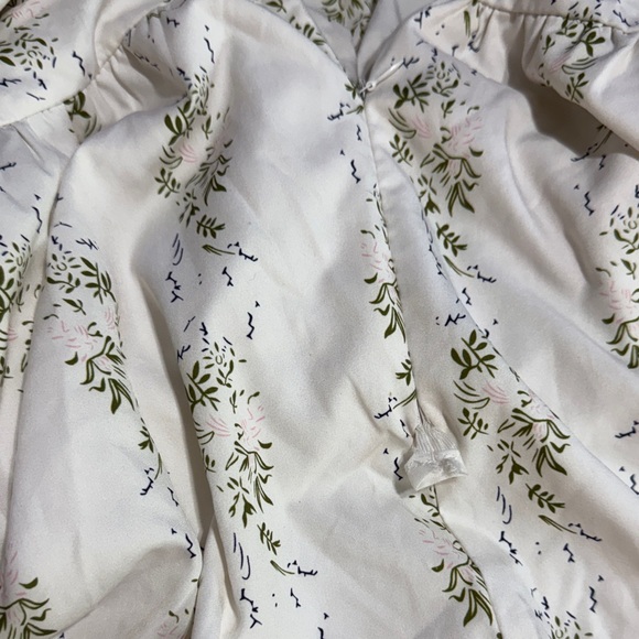 Elegant Floral Royal Princess Jeweled White  Dress Size Medium - Picture 16 of 16